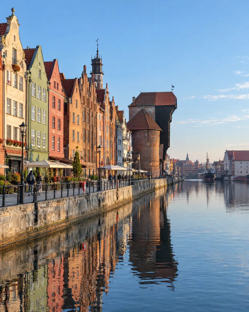 Długie Pobrzeże i Żuraw nad Motławą w Gdańsku